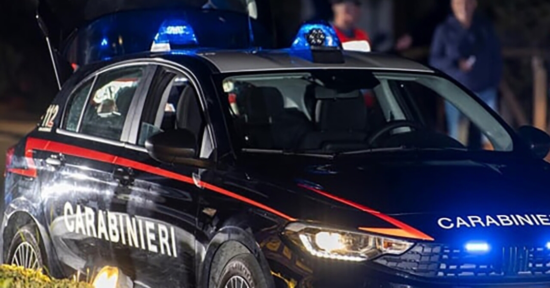 Neighborhood dispute degenerates, two women separated by the police