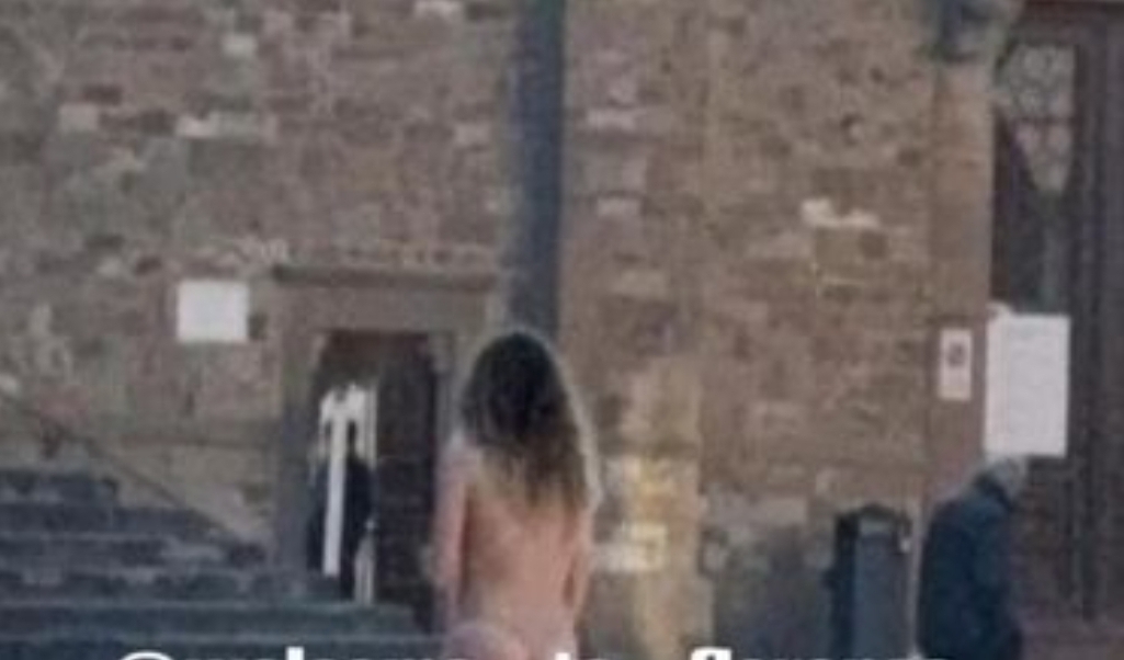 She runs naked in Santa Croce: the video ends up online. The woman was rescued and taken to hospital