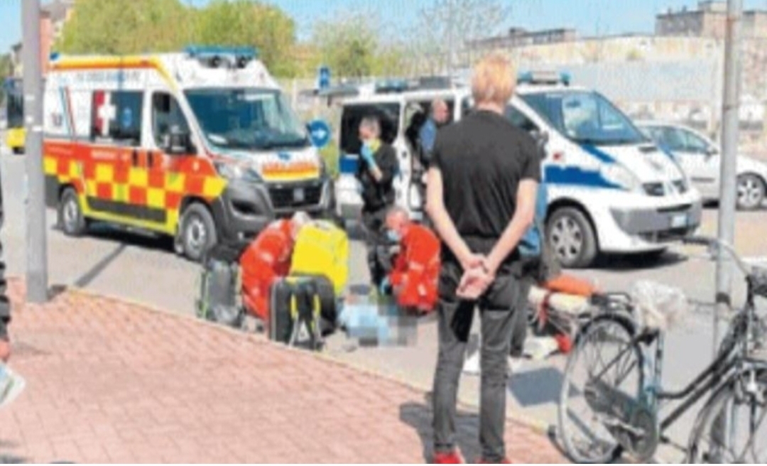 The selfie in front of the accident with the dead man: the photo that explodes the case